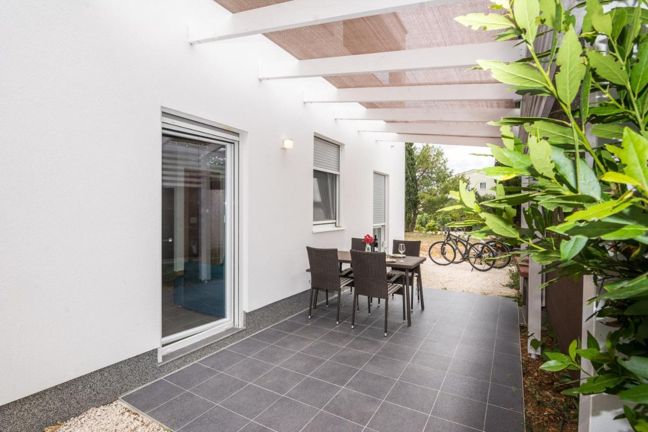 Zilip Apartments Vir Exterior photo